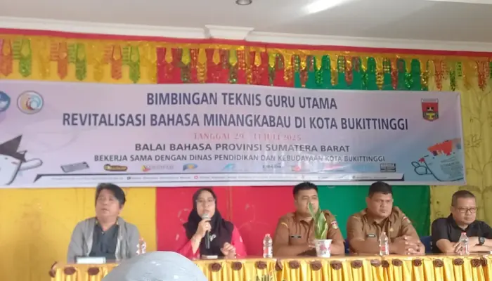 Balai Bahasa Sumatera Barat Latih “Revitalisasi Bahasa Minang” Bagi Guru SD/SMP Bukittinggi