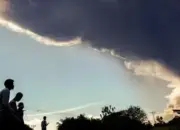 Warga Panik! Gunung Lewotobi Laki-laki Kembali Meletus Senin Malam