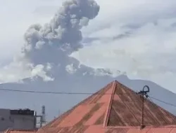Gunung Marapi “Batuk” Lagi, Masyarakat Radius 3 Km Diminta Waspada
