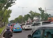 “Macet Horor” Selimuti Kota Padang di Hari Pertama Sekolah