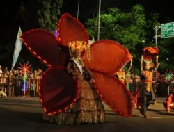 Tarian Kolosal “Satujuan” Tampil Memukau saat Pembukaan Pawai Telong Telong HJK Padang
