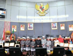 Daftar 12 Tokoh Masyarakat Penerima Pin Emas di Hari Jadi Kota Padang ke-356