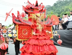 FOTO: Karnaval Kota Tua Semarakan Hari Jadi Kota Padang ke-356
