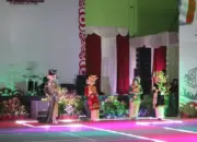 Lomba Kostum Adat Minang Meriahkan Festival Serambi Merah Putih di Padang Panjang