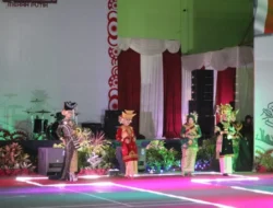 Lomba Kostum Adat Minang Meriahkan Festival Serambi Merah Putih di Padang Panjang