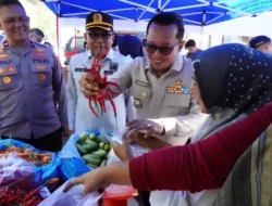 Polres Tanah Datar Gelar Pasar Sembako Murah di Lapangan Cindua Mato Batusangkar