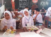 Lebih Setengah Tahun Menunggu, Makanan Bergizi Gratis Akhirnya Sampai di Solok Selatan