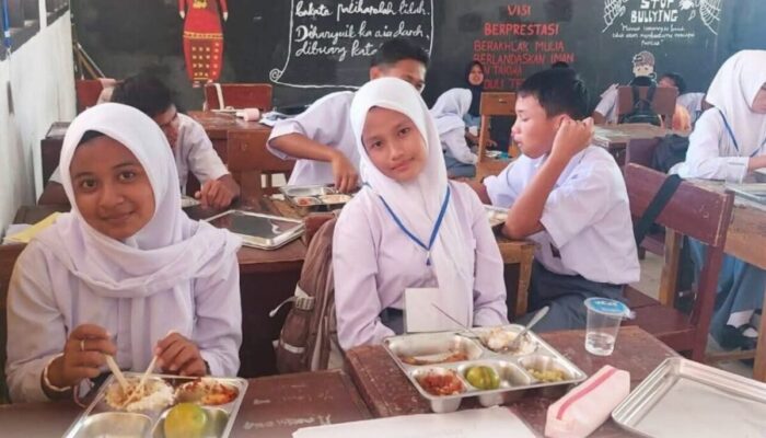 Lebih Setengah Tahun Menunggu, Makanan Bergizi Gratis Akhirnya Sampai di Solok Selatan