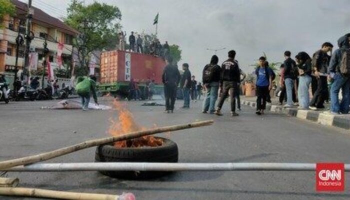 Buntut Ojol Tewas Dilindas Barakuda Brimob,  Demo Besar-besaran Meluas di Berbagai Daerah