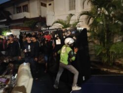 Tak Berkutik! Legislator Eko Patrio dan Uya Kuya Terpana saat Rumahnya Digeruduk Massa