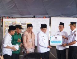 Pemko Padang Serahkan Bantuan Rp182 Juta untuk Pedagang Korban Kebakaran Pasar Payakumbuh
