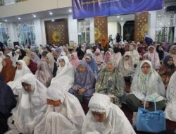Peringati Maulid Nabi, Warga Padang Panjang Berzikir dan Doa Bersama di Islamic Centre