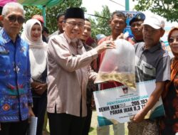 Nelayan Kota Padang dapat Bantuan Mesin Tempel, Jaring dan Benih Ikan