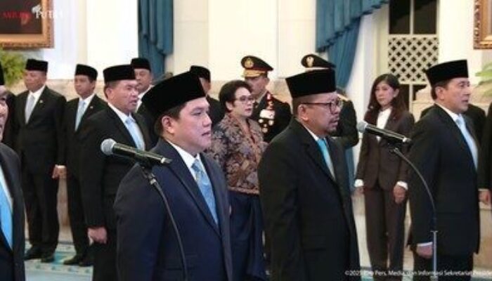 Mengejutkan! Erick Thohir Dicopot dari Menteri BUMN, Dilantik Jadi Menpora