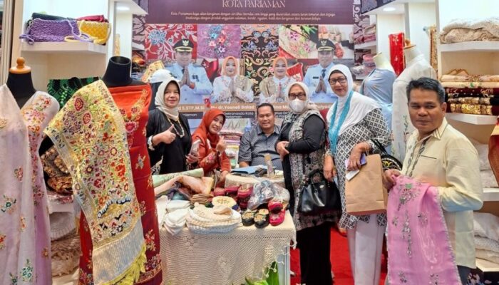 Kerajinan Sulaman dan Batik Sampan Khas Pariaman Hadir di Pameran INACRAFT 2005