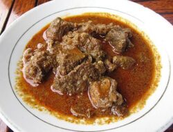 Bukan Rendang! Ternyata Ini Menu Paling Favorit di Rumah Makan Padang, Begini Cara Memasaknya