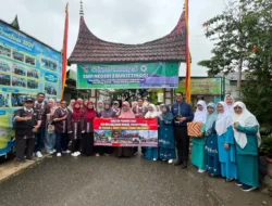 Rombongan Guru Malaysia Terpukau Disambut Tari Pasambahan dan Gandang Tansa di SMPN 2 Bukittinggi