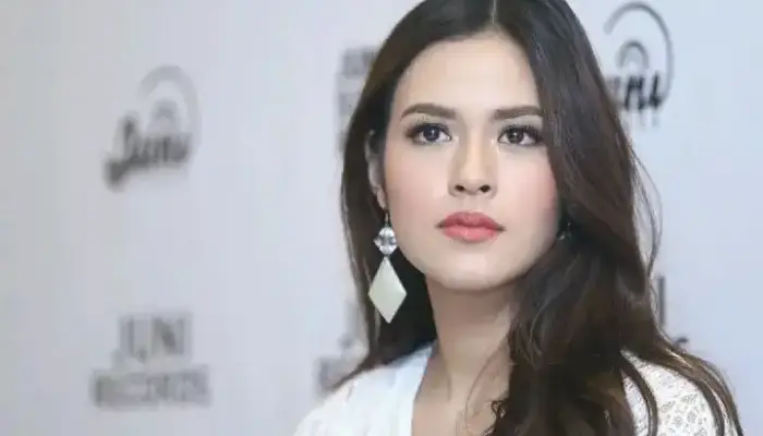 Artis Cantik Raisa Resmi Gugat Cerai Hamish Daud