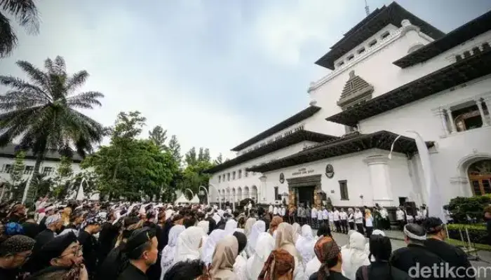 Kebijakan KDM Viral Lagi! Ratusan Kepala Sekolah di Jawa Barat “Dizonasikan”