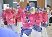 Keceriaan Ibu-ibu PKK Kecamatan saat Gebyar PKK 2025 di Gedung Youth Center Padang