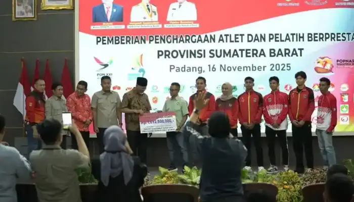 Daftar Penerima Bonus Atlet dan Pelatih Sumbar Berprestasi Senilai Total Rp9 Miliar