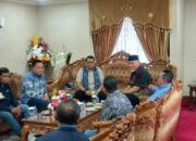 Gubernur Mahyeldi dan Menteri Ekraf Bahas Program Nagari Hub Gerakan UMKM dari Desa