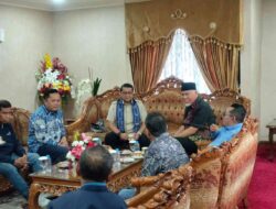 Gubernur Mahyeldi dan Menteri Ekraf Bahas Program Nagari Hub Gerakan UMKM dari Desa