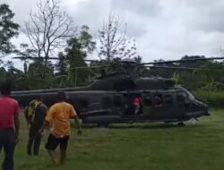VIDEO: Helikopter TNI Bawa Bantuan  Mendarat di Nagari Sipinang Palembayan Agam