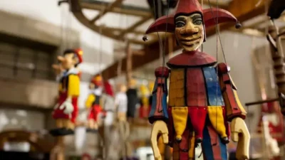 Kutukan Boneka Kayu di Kerajaan Mariposa