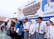 Senyum Bahagia Anak Nagari di Solok Selatan Usai Terima Seragam Sekolah Gratis