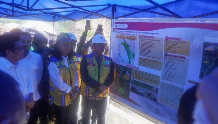 Wamen PU “Warning” Tiga Daerah di Sumbar Soal Bangunan di Sepanjang Lembah Anai