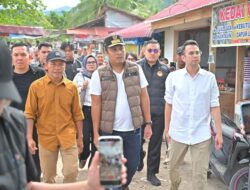 Raffi Ahmad Beri Dukungan Moril dan Materil Bagi Korban Banjir Bandang Sumatera Barat