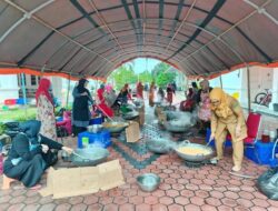 TP PKK Sumbar Inisiasi Marandang 1 Ton untuk Korban Bencana Banjir Sumatera