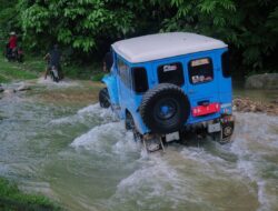 Mendaki Bukit, Menerjang Lembah! Begini Perjuangan Bupati Annisa Kunjungi Nagari Terisolir di Dharmasraya