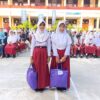 Siswa dan Guru Korban Banjir dapat Bantuan Kebutuhan Sekolah dari Pemko Padang