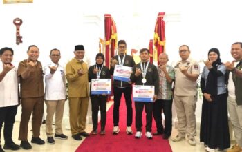 Tiba di Padang, Atlet Sumbar Peraih Medali SEA Games 2025 Thailand Langsung Terima Bonus