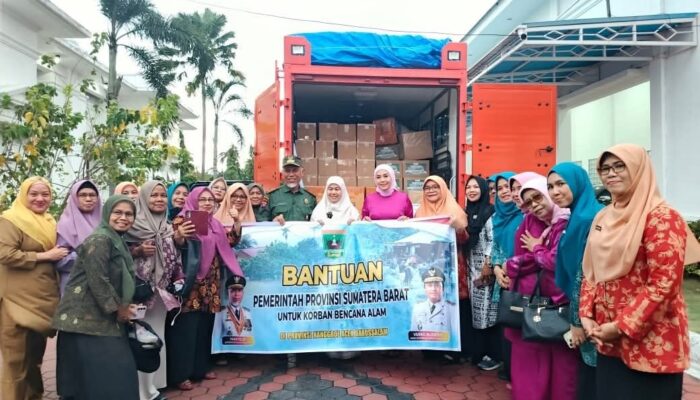 Orang Minang Kirim 2,5 Ton Rendang untuk Korban Banjir Bandang Sumatera