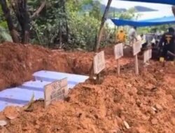 Data 24 Jenazah Korban Banjir Bandang Sumbar Dimakamkan Massal di TPU Bungus Padang