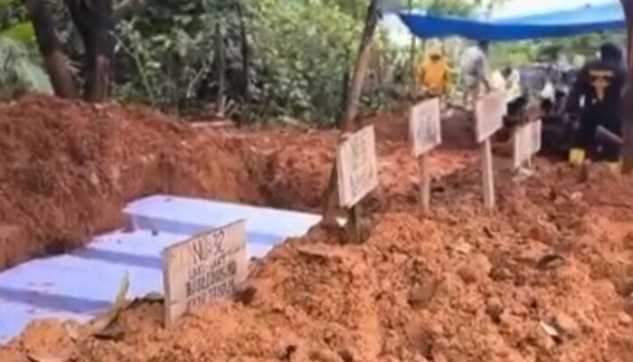Data 24 Jenazah Korban Banjir Bandang Sumbar Dimakamkan Massal di TPU Bungus Padang