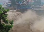 Batang Kuranji Menggila! Batu Busuk Kembali Dilanda Banjir Bandang