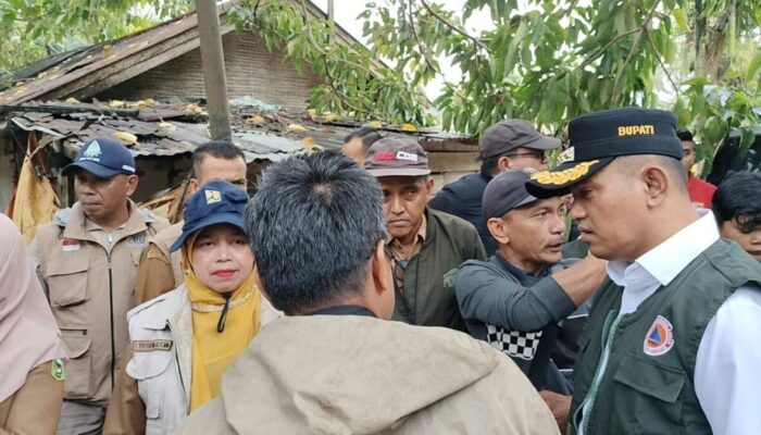 Jembatan Muaro Busuak Putus, 56 KK Warga Nagari Koto Hilalang Solok Terisolasi