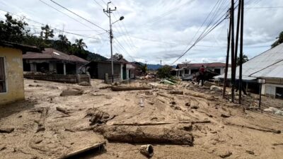 Jalan Maninjau Tertutup Material Galodo, Akses Lubuk Basung–Bukittinggi Masih Putus