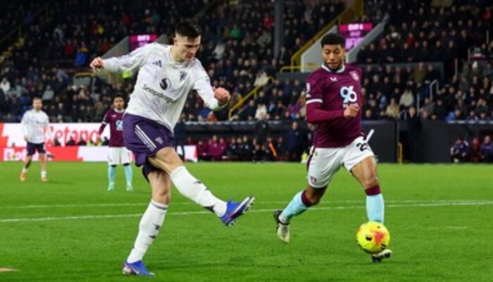 Laga Perdana Darren Fletcher: Manchester United Ditahan Imbang Burnley 