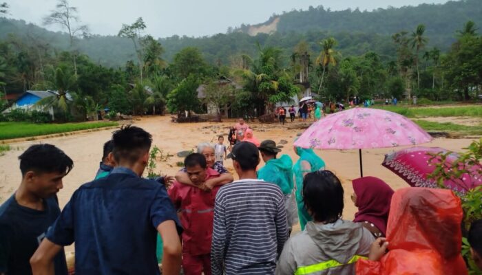 Tanggul Sementara Jebol, Pasa Lalang Kuranji Kembali Diterjang Banjir Bandang
