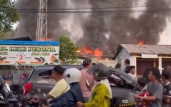 BREAKINGNEWS: Kebakaran Hebat Landa Gudang Furniture Bigland di Padang