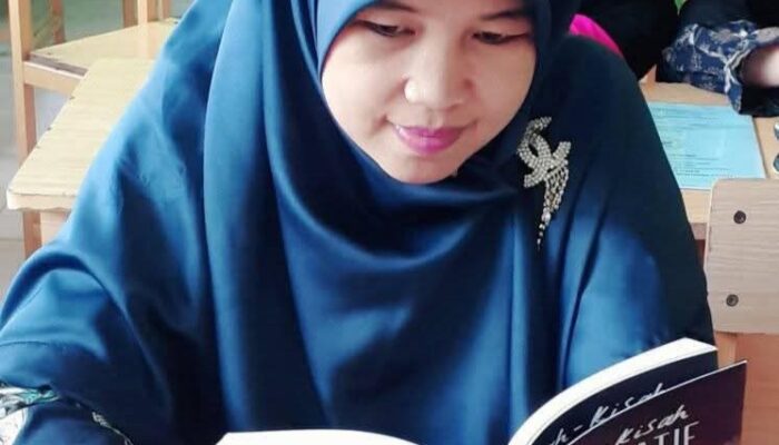 Menemukan Jati Diri Bahasa di Belantara Media Sosial