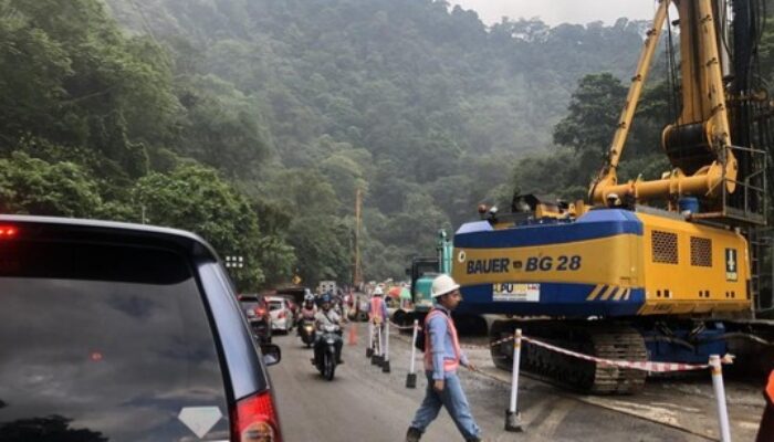 No One Way! Siap Tak Siap, Pemprov Sumbar Pastikan Semua Jalan Full Dibuka Saat Lebaran Nanti