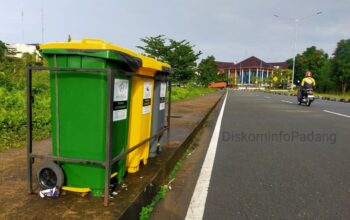 Jaga Padang Selalu Bersih dan Rapi, DLH Kembali Pasang Tempat Sampah Terpilah di 93 Lokasi